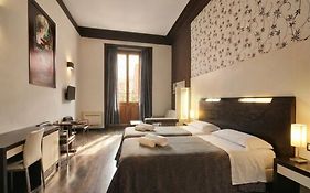 Alhambra Suites